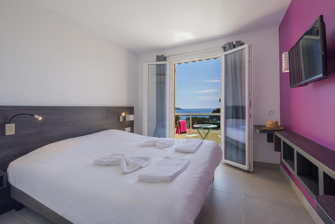 Hotel-Club Du Domaine D'Aiguebelle, Ussim Vacances Льо Лаванду Екстериор снимка