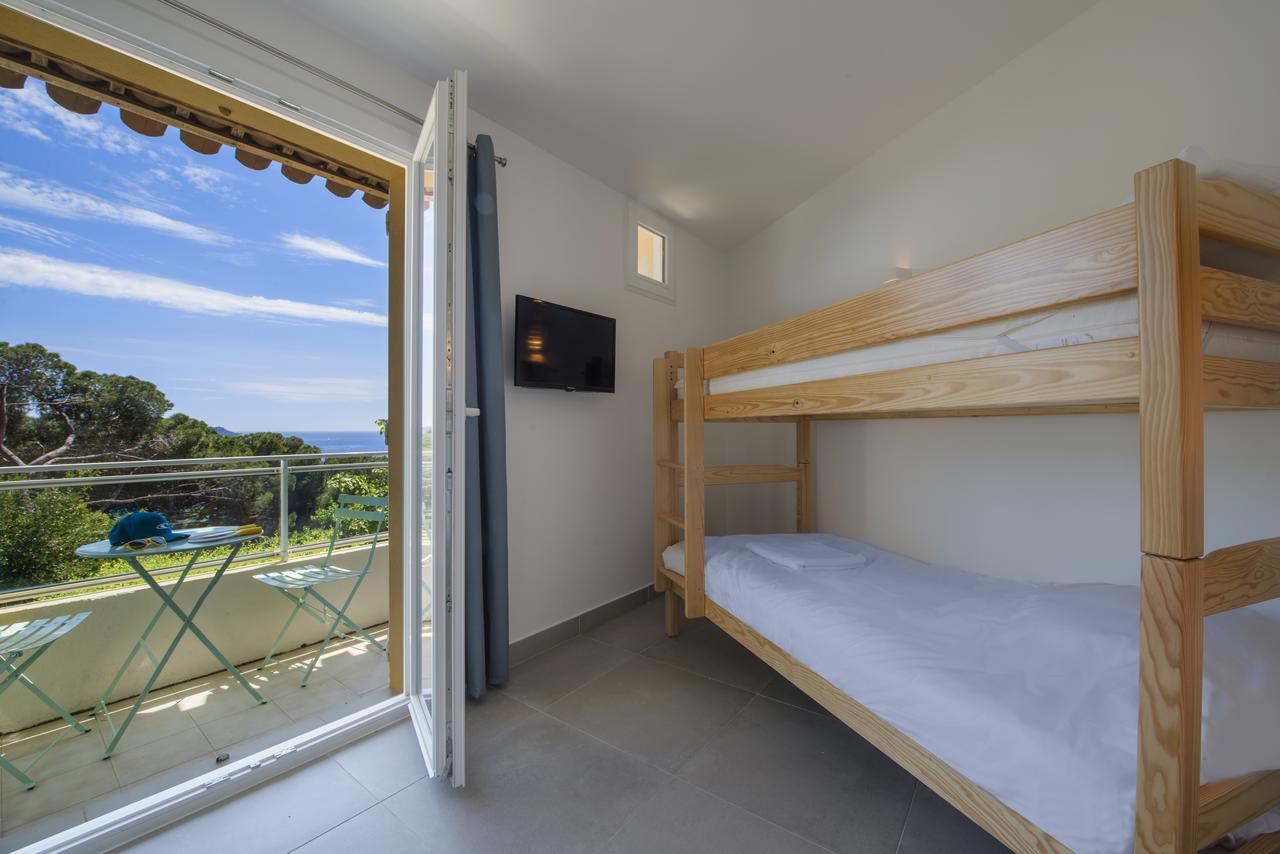 Hotel-Club Du Domaine D'Aiguebelle, Ussim Vacances Льо Лаванду Екстериор снимка